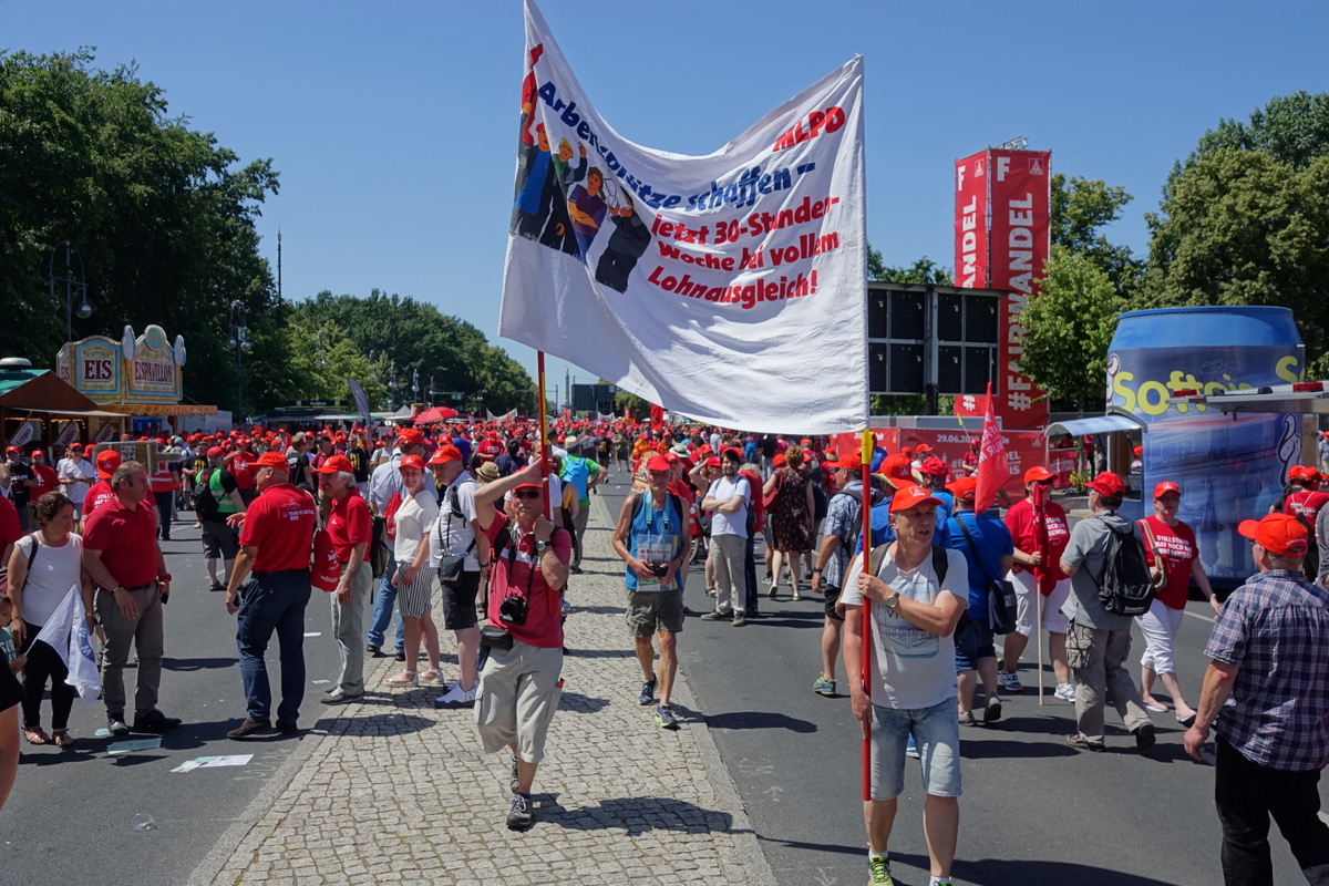 /2019/06/29-6-2019fairwandelg7.JPG
