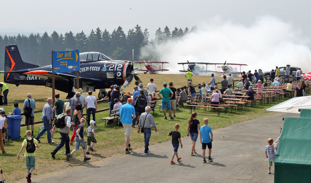Flugplatzfest auf dem Dümpel OberbergAktuell