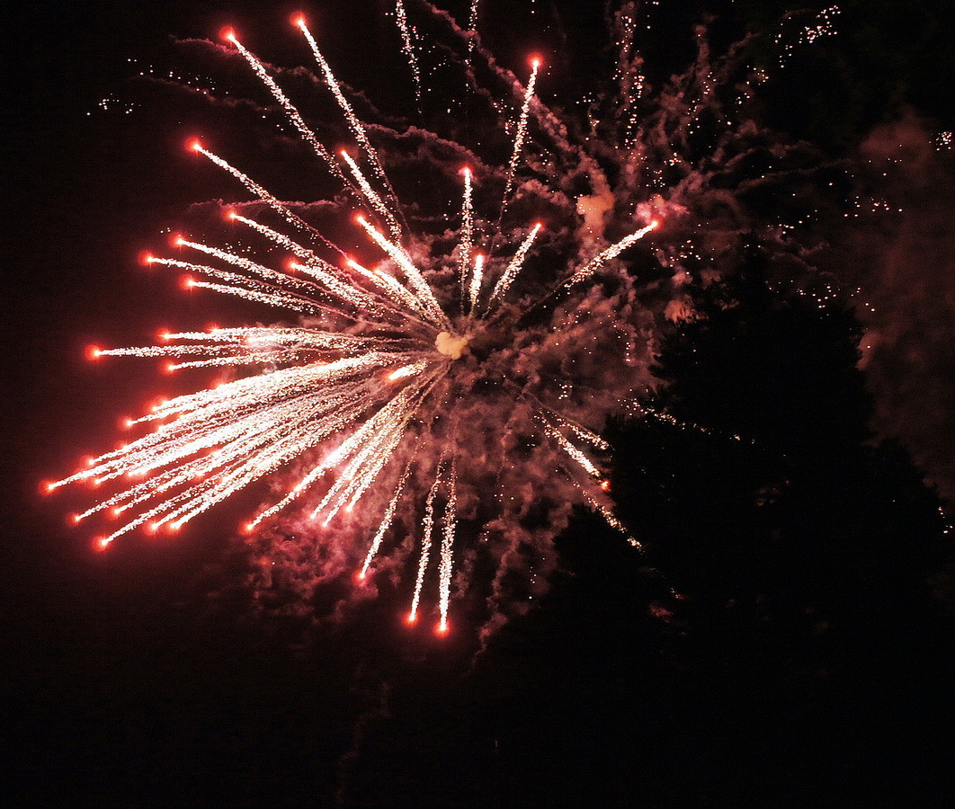 /2019/07/13-7-2019lichterfestg37.JPG