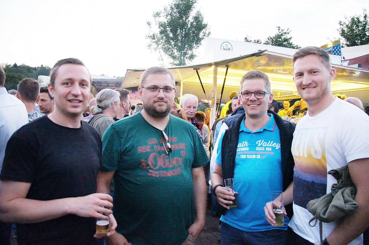 /2019/07/5-7-2019openairheig17.JPG