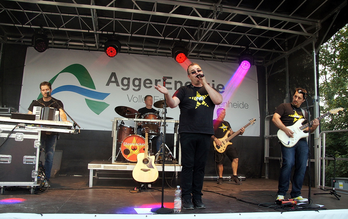 /2019/07/5-7-2019openairheig40.JPG