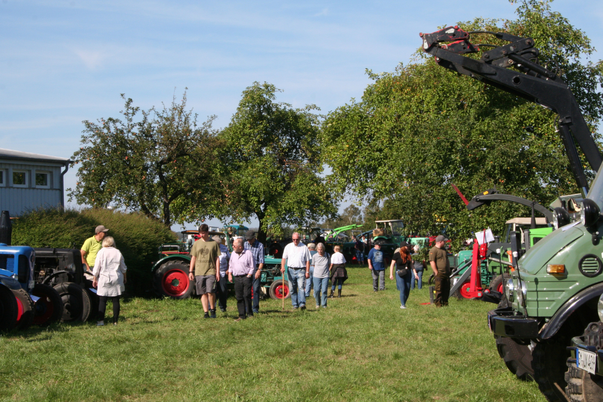 /2023/09/17-09-2023Trecker-vor.jpg