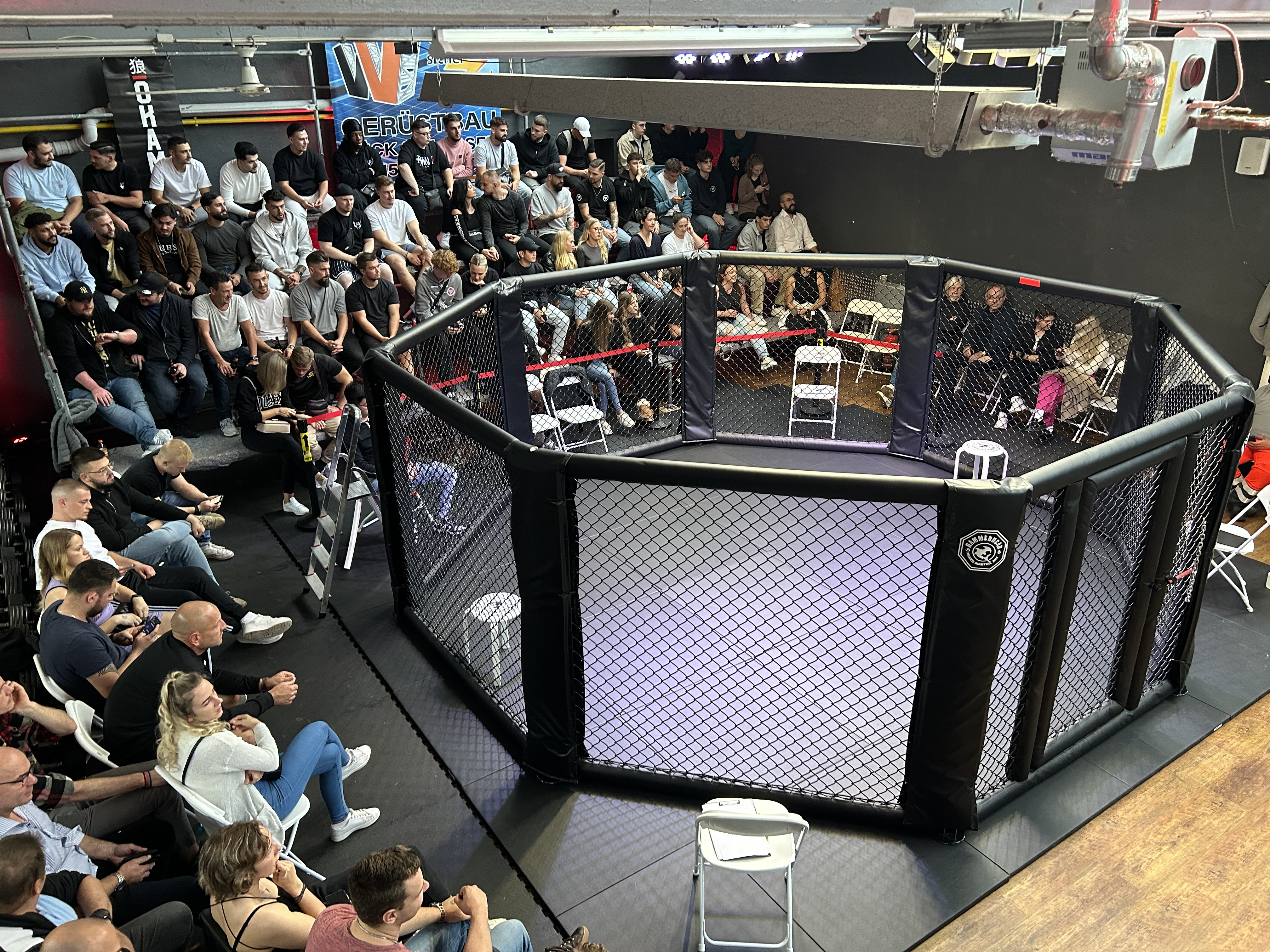/2023/09/30-09-2023fightnight04.jpg