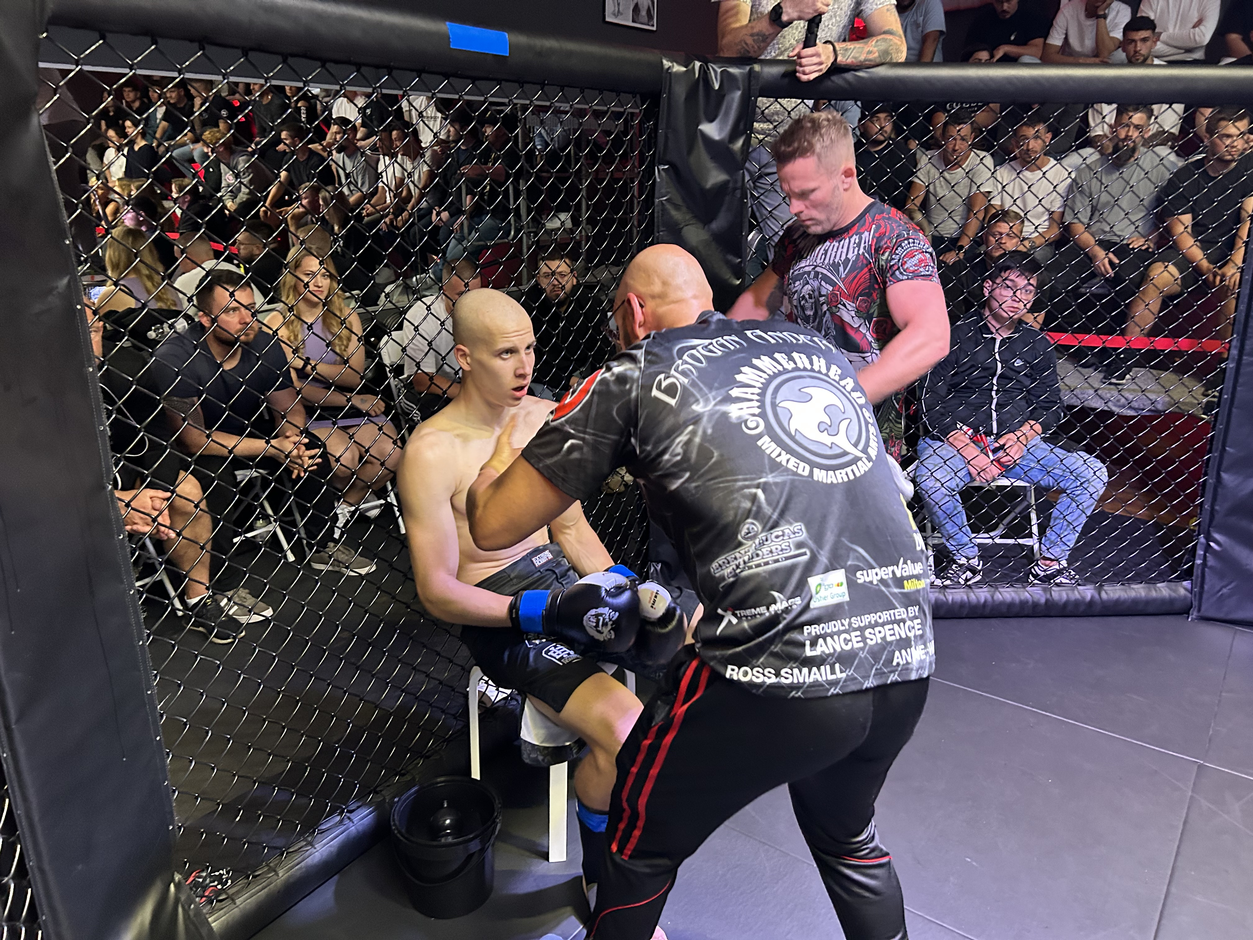 /2023/09/30-09-2023fightnight05.jpg