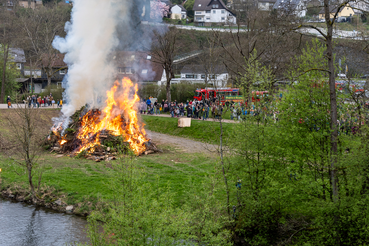 /2024/03/31-03-2024Osterfeuer_g14.jpg