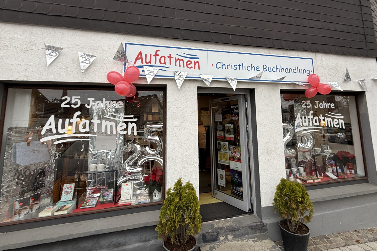 /2024/11/08-11-2024Buchhandlungg02.jpg