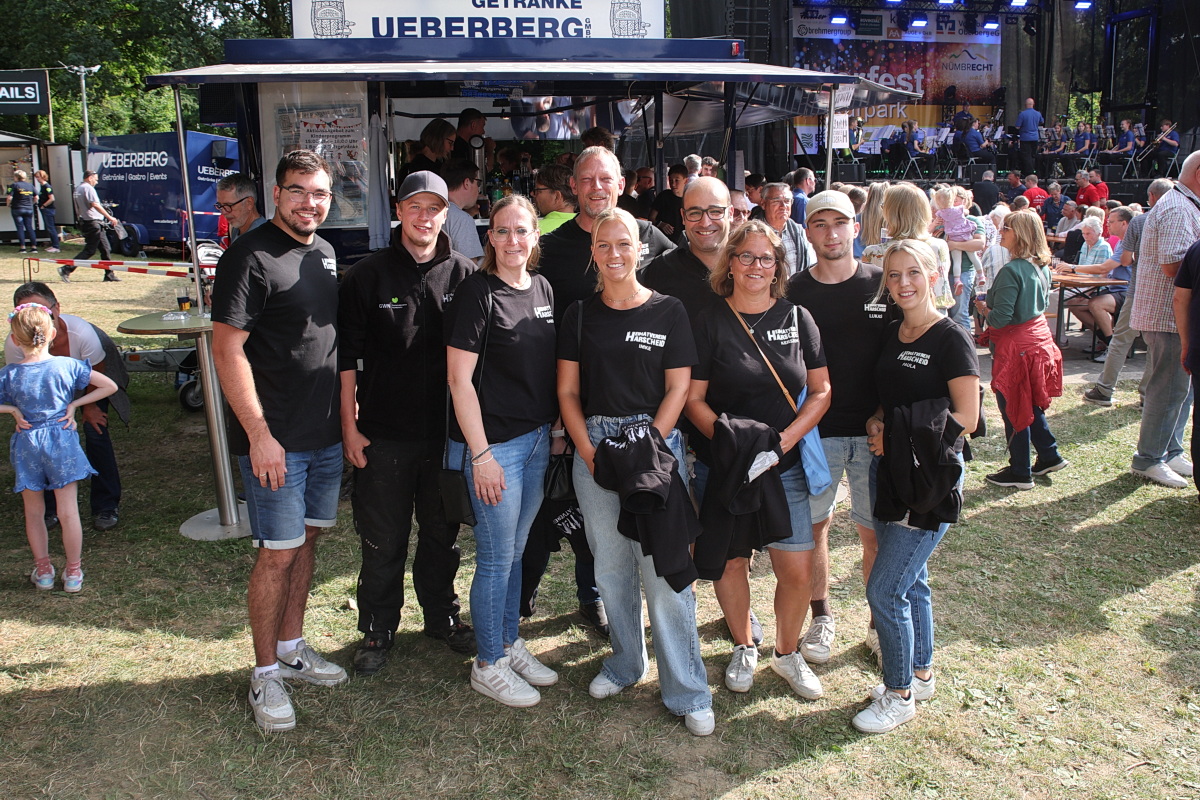 /2025/07/12-07-2025lichterfestg%2022.JPG