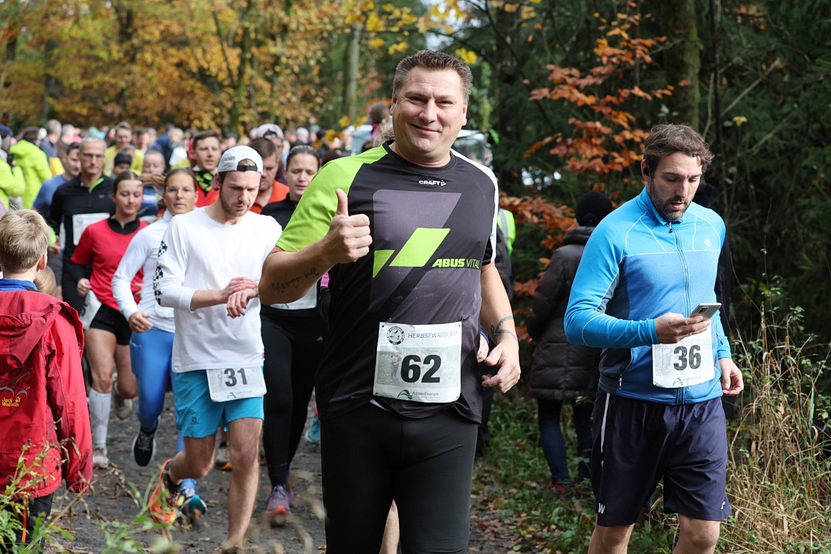 /2025/11/02-11-2025waldlaufg%2001.JPG