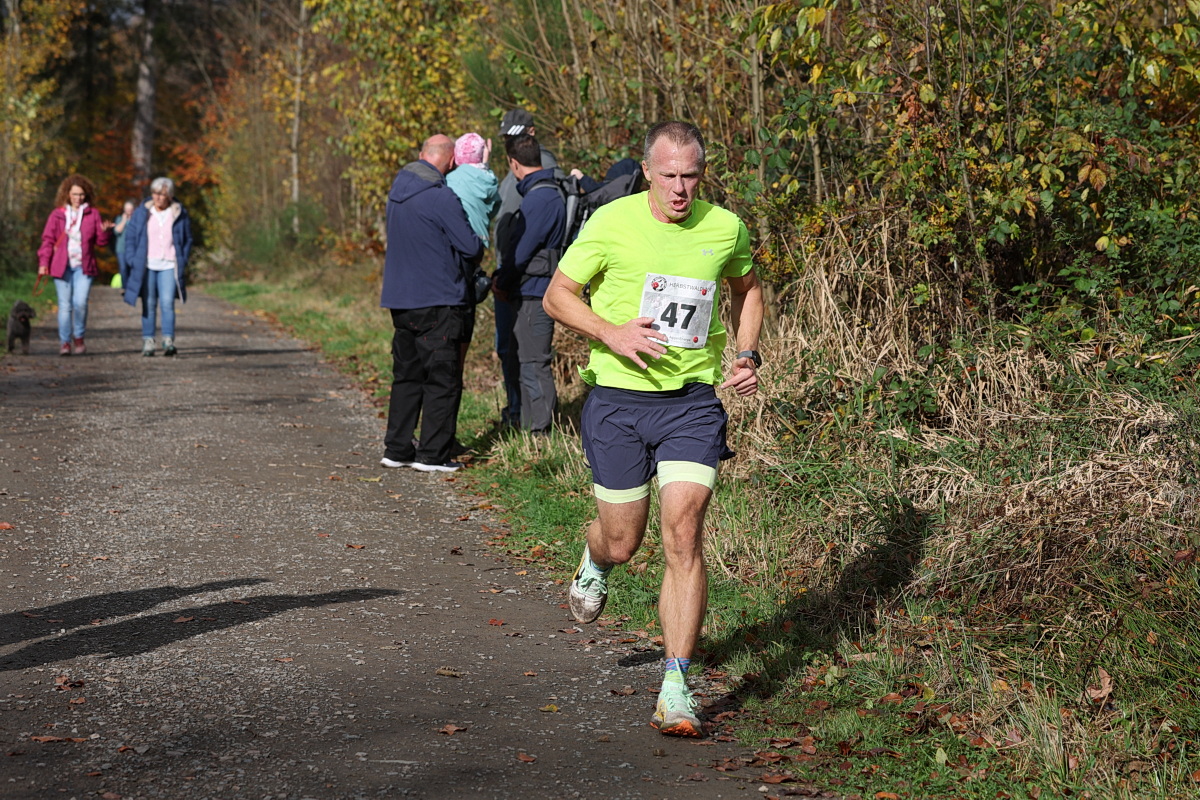 /2025/11/02-11-2025waldlaufg%2025.JPG