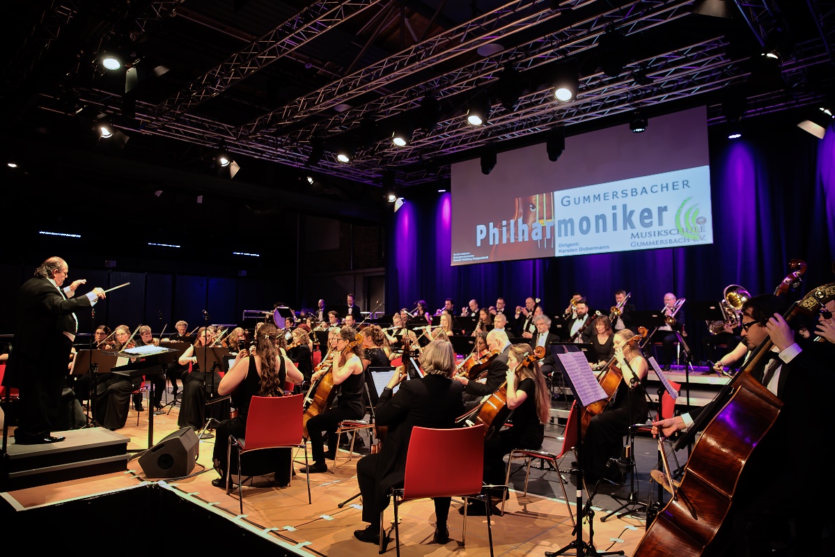 /2025/11/21-11-2025Philharmg03.jpeg