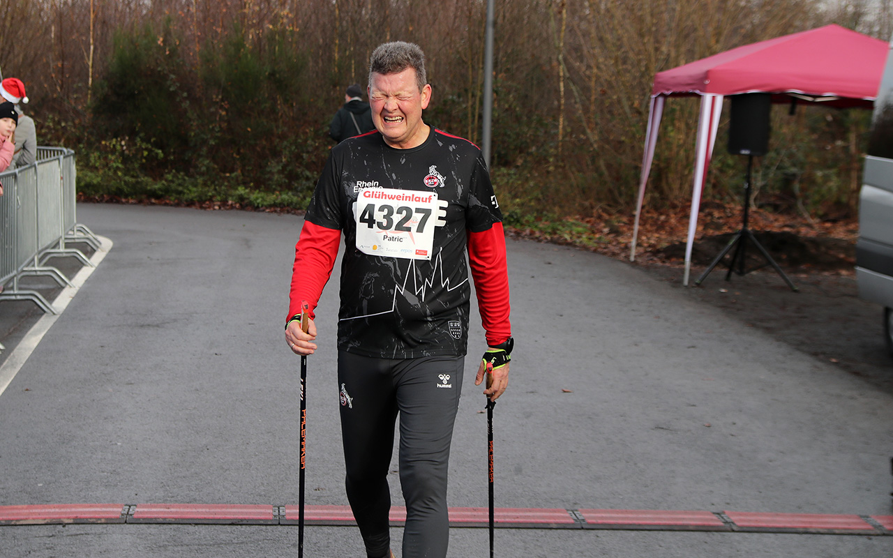 /2025/11/29-11-2025-gluehweinlauf-Mhagen-022.JPG
