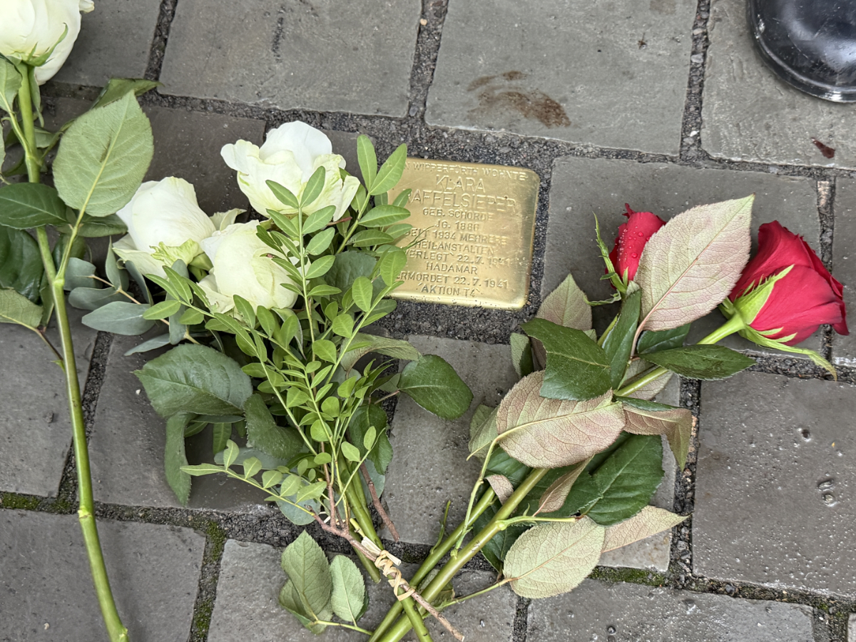 /2025/12/10-12-2025Stolpersteing07.jpg