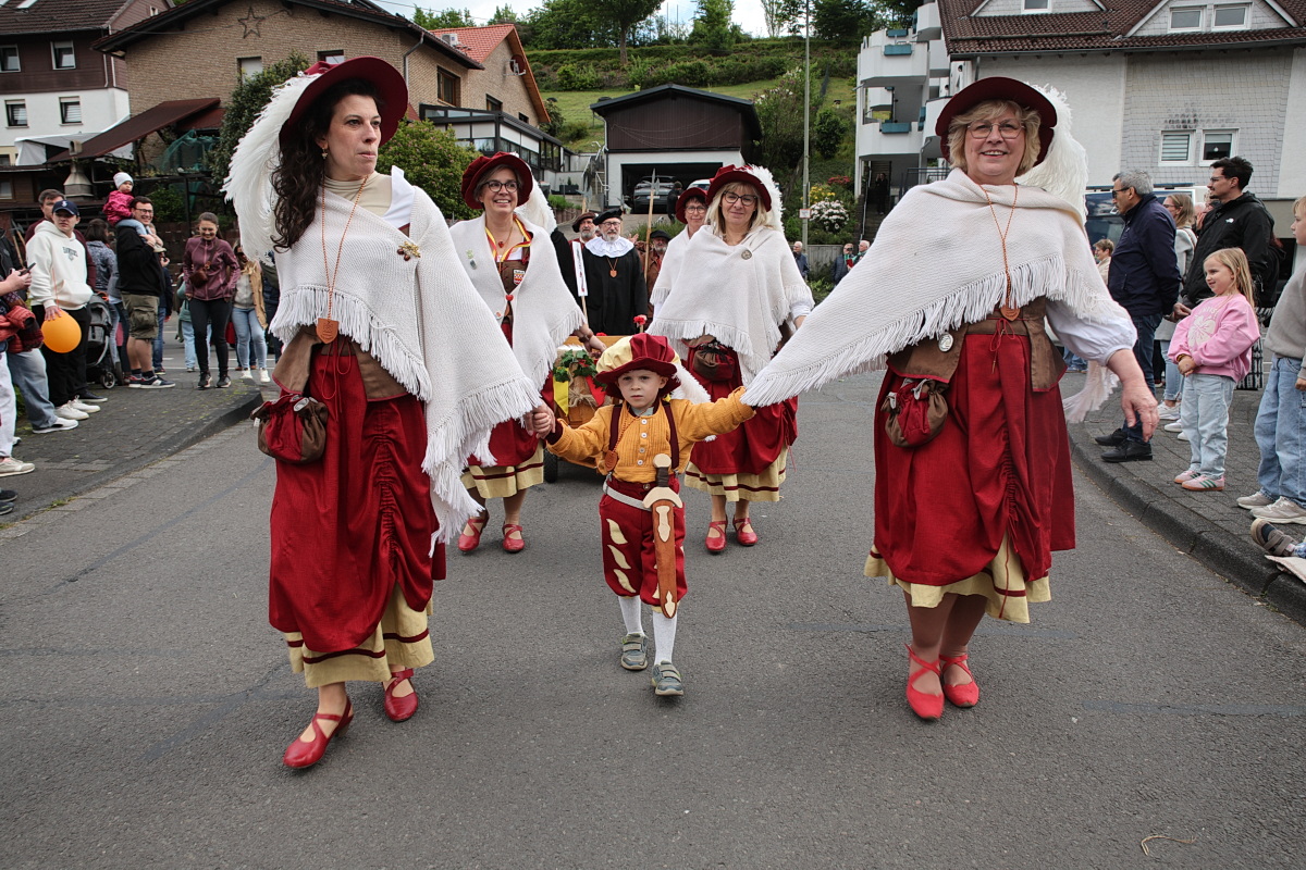 /2026/05/17-05-2026festzugg%2002.JPG
