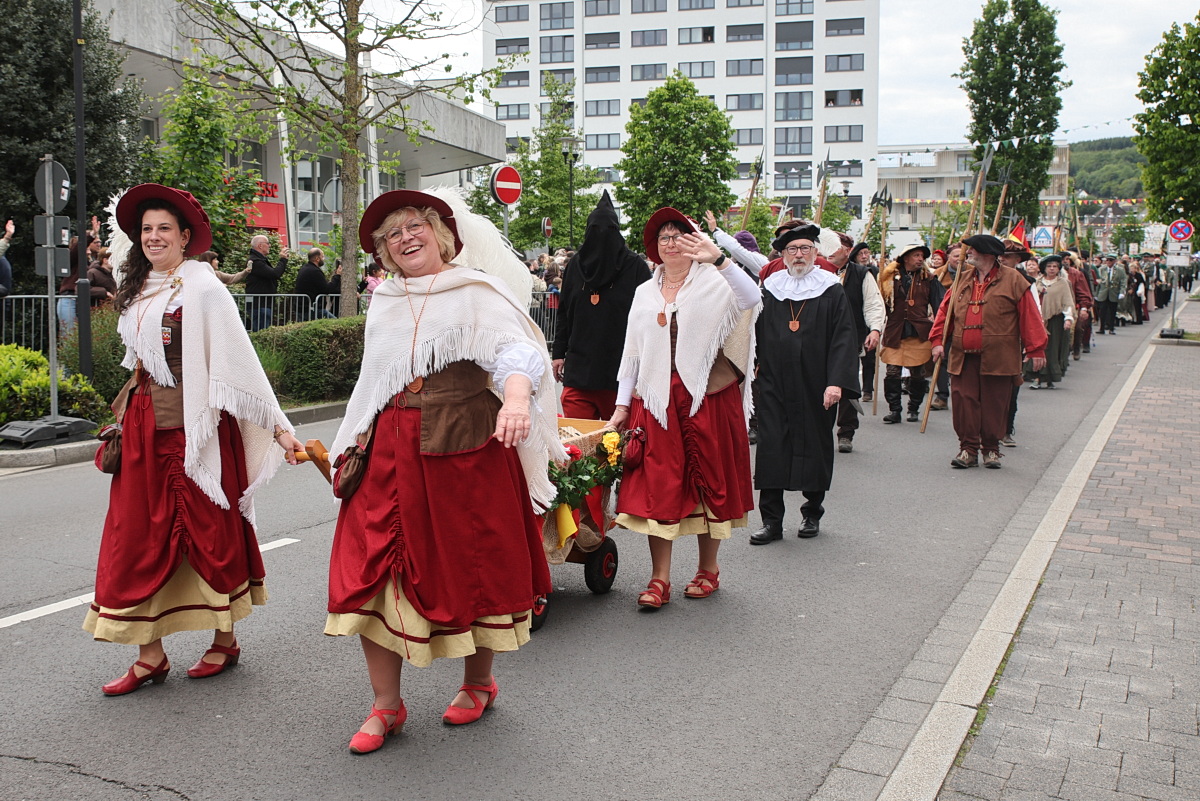 /2026/05/17-05-2026festzugg%2007.JPG