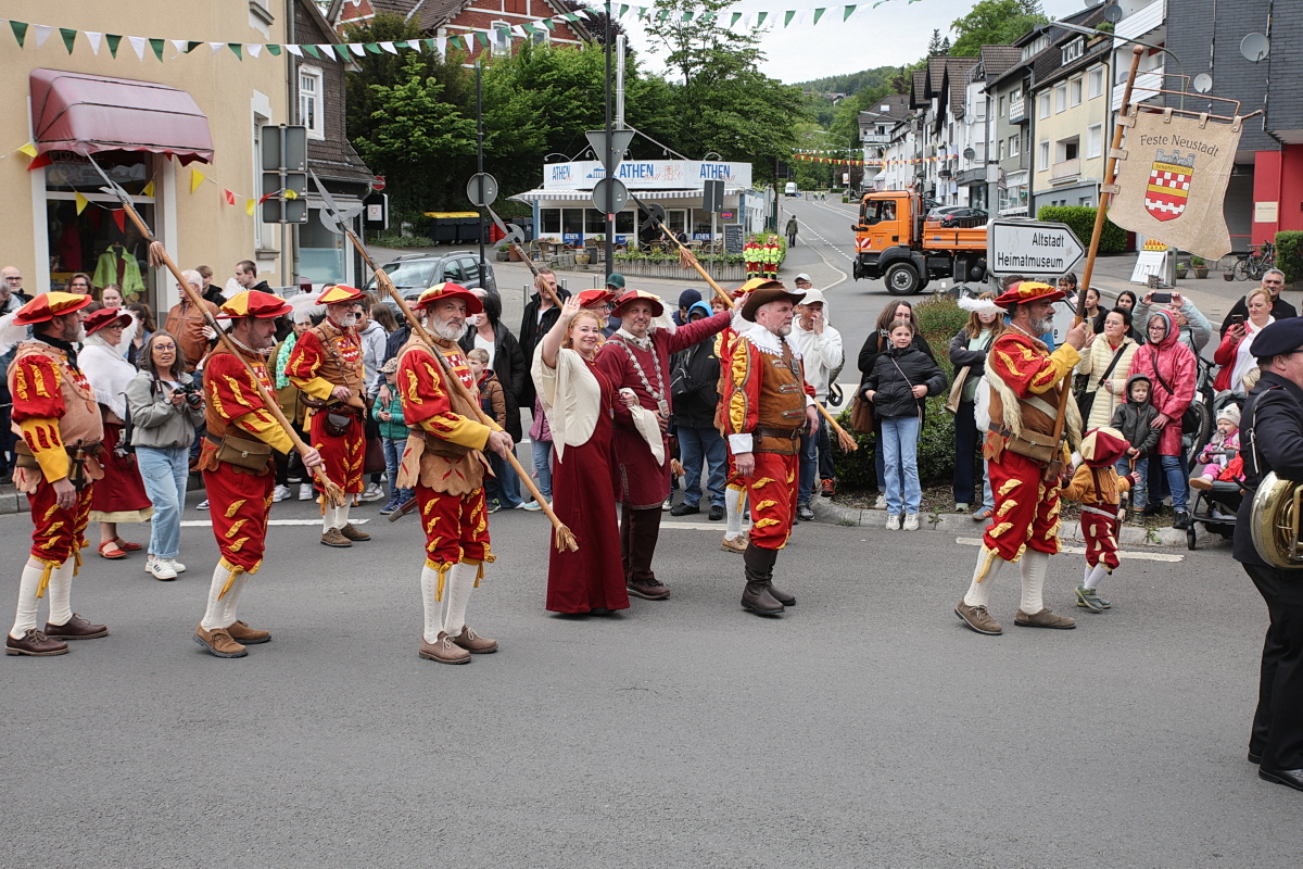 /2026/05/17-05-2026festzugg%2009.JPG