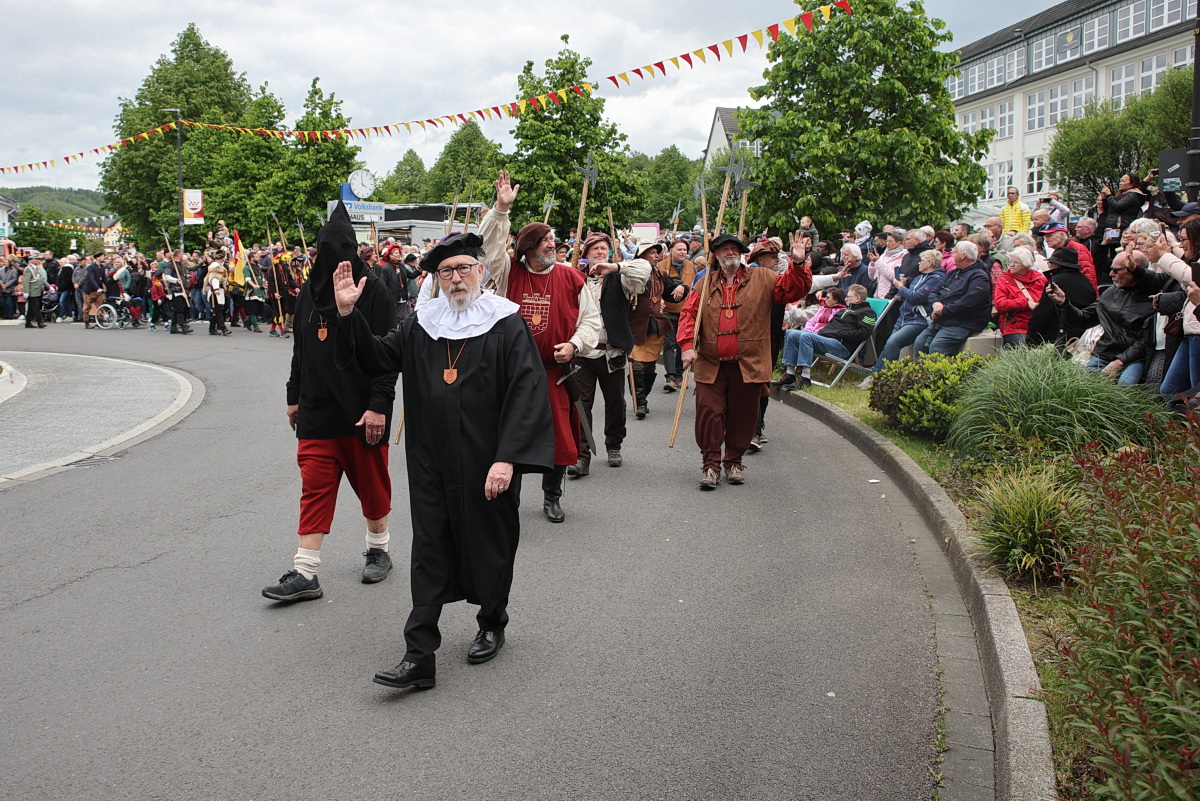 /2026/05/17-05-2026festzugg%2010.JPG