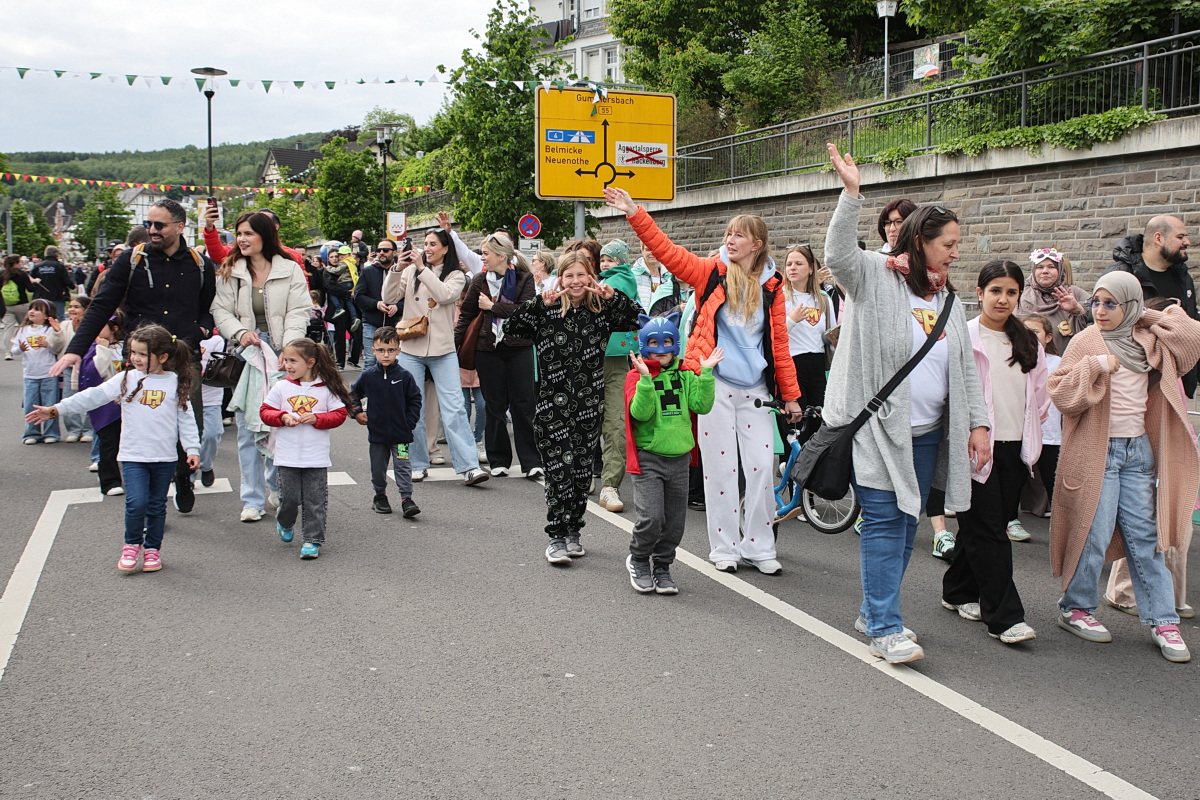 /2026/05/17-05-2026festzugg%2027.JPG