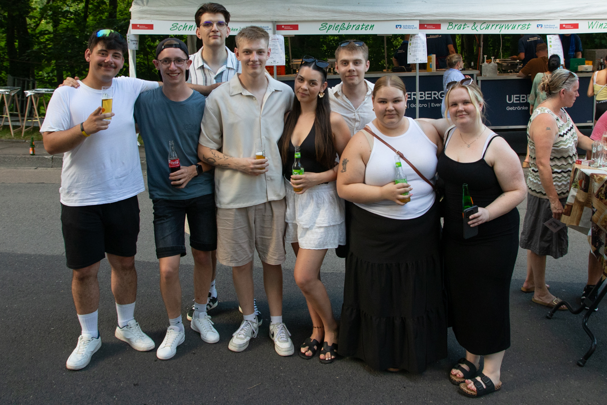 /2026/06/26-06-2026WeinfestBielsteing09.jpg