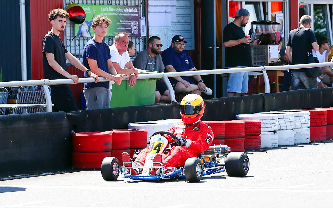 /2026/06/28-06-2026-Kartrennen-hahn-107-g.JPG