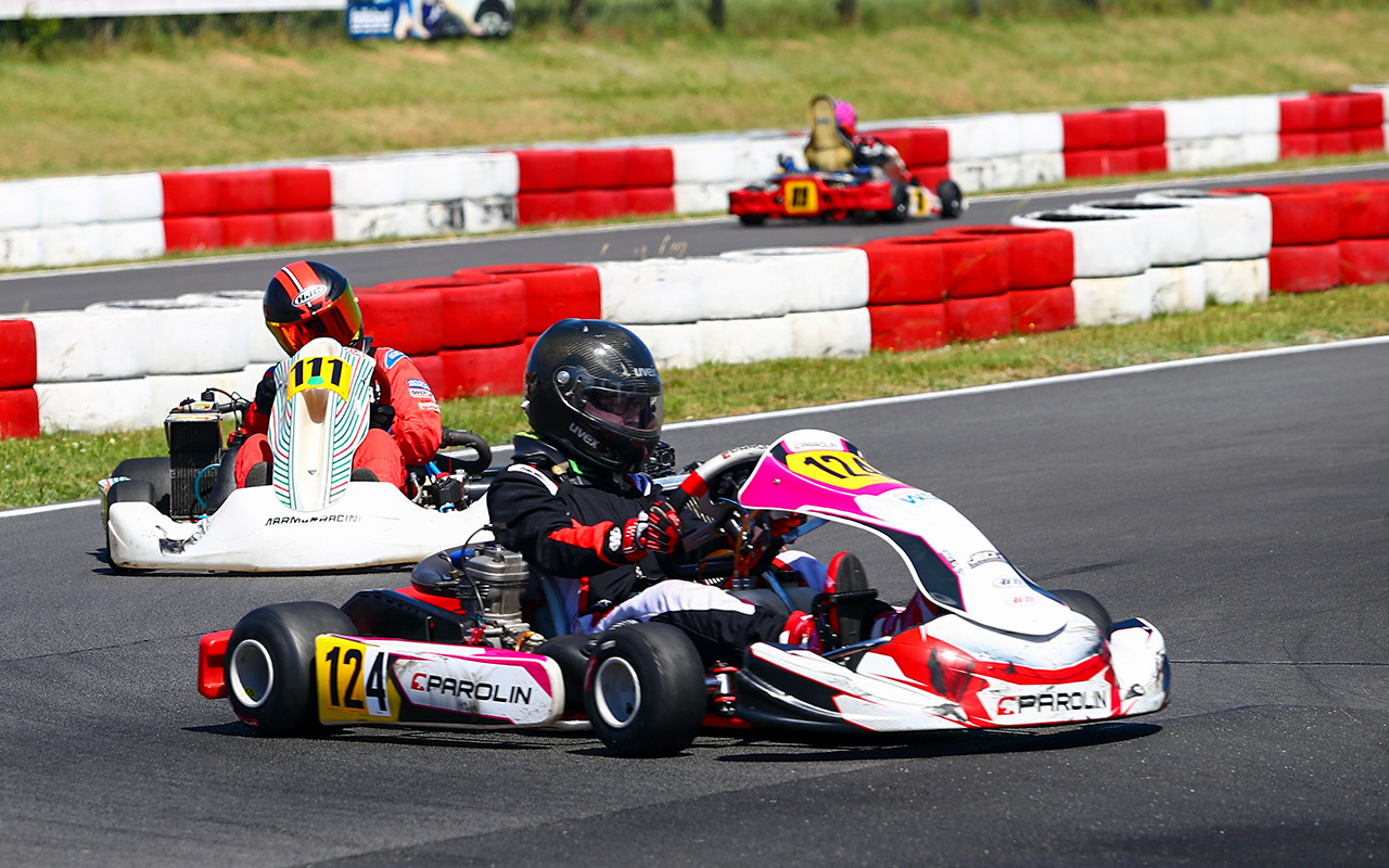 /2026/06/28-06-2026-Kartrennen-hahn-120-g.JPG