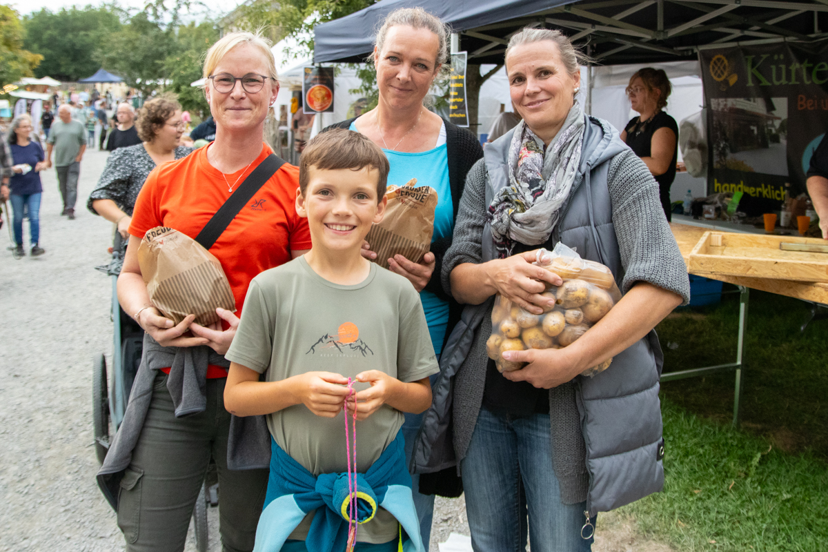 /2026/08/30-08-2026bauernmarktlindlarg-14.jpg