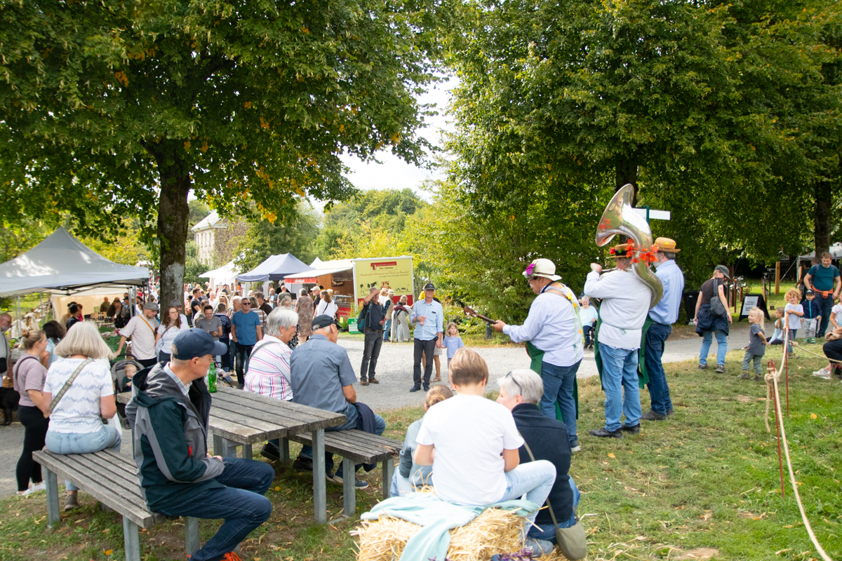 /2026/08/30-08-2026bauernmarktlindlarg-28.jpg