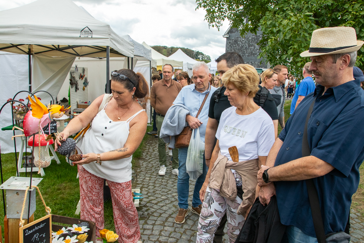 /2026/08/30-08-2026bauernmarktlindlarg-51.jpg