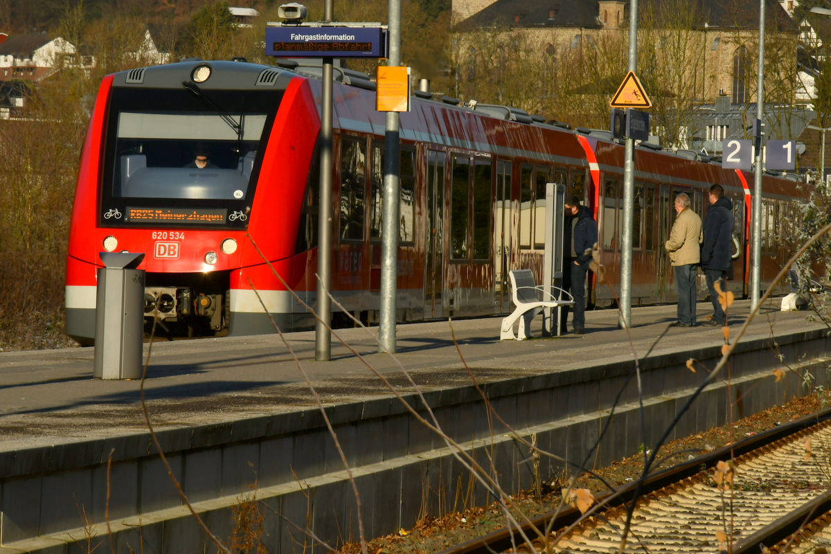 Neue Sperrungen bei der RB25 - Oberberg-Aktuell